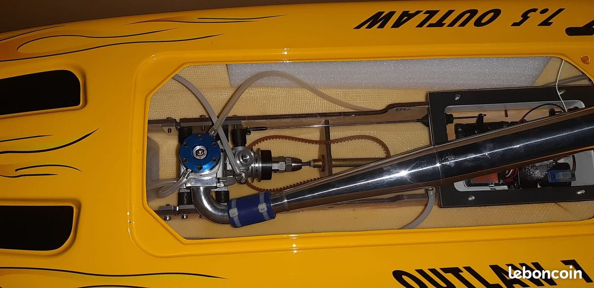 Bateau RC Robbe Laser Réf 1109 – Quasi Complet, Partiellement Monté – Bon état