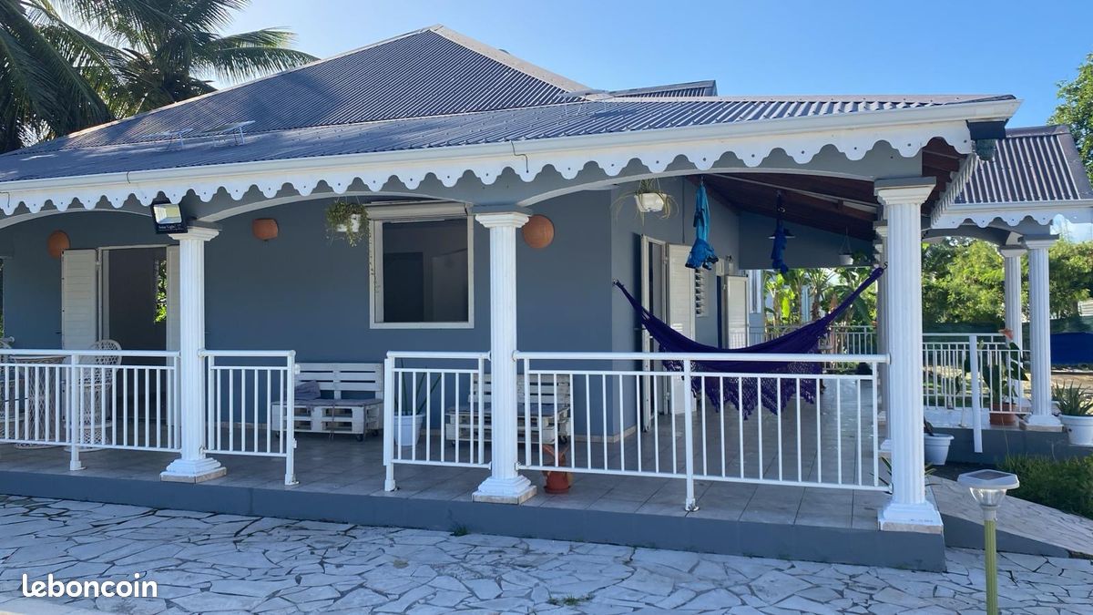 Maison 6 pièces 175 m² · à Le Moule · 175 m² · 2 400 €/mois