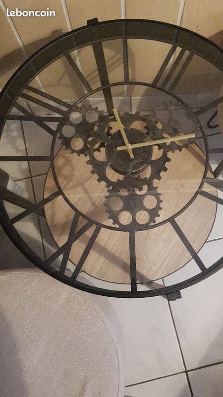 Table + 2 poufs (image 2)