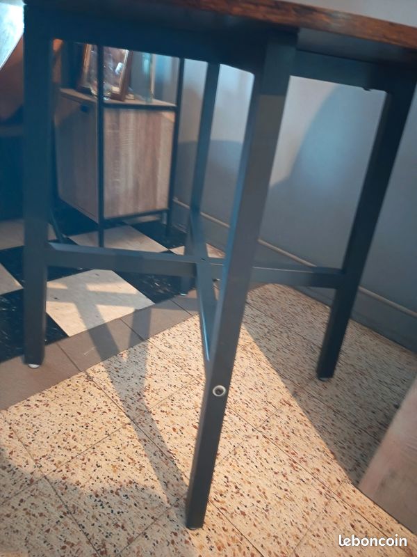 Table (image 3)