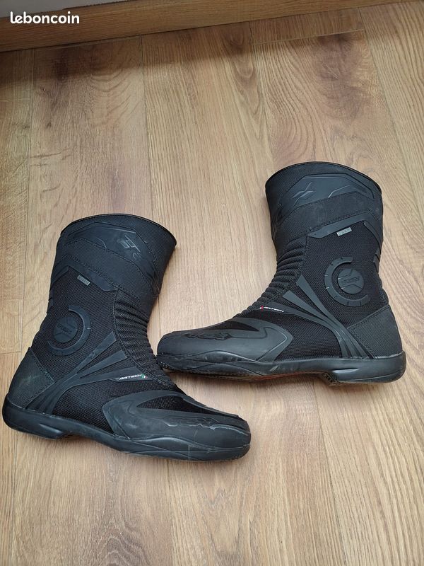 Bottes de moto neuves TCX modèle Airtech Evo Gore-Tex Équipement