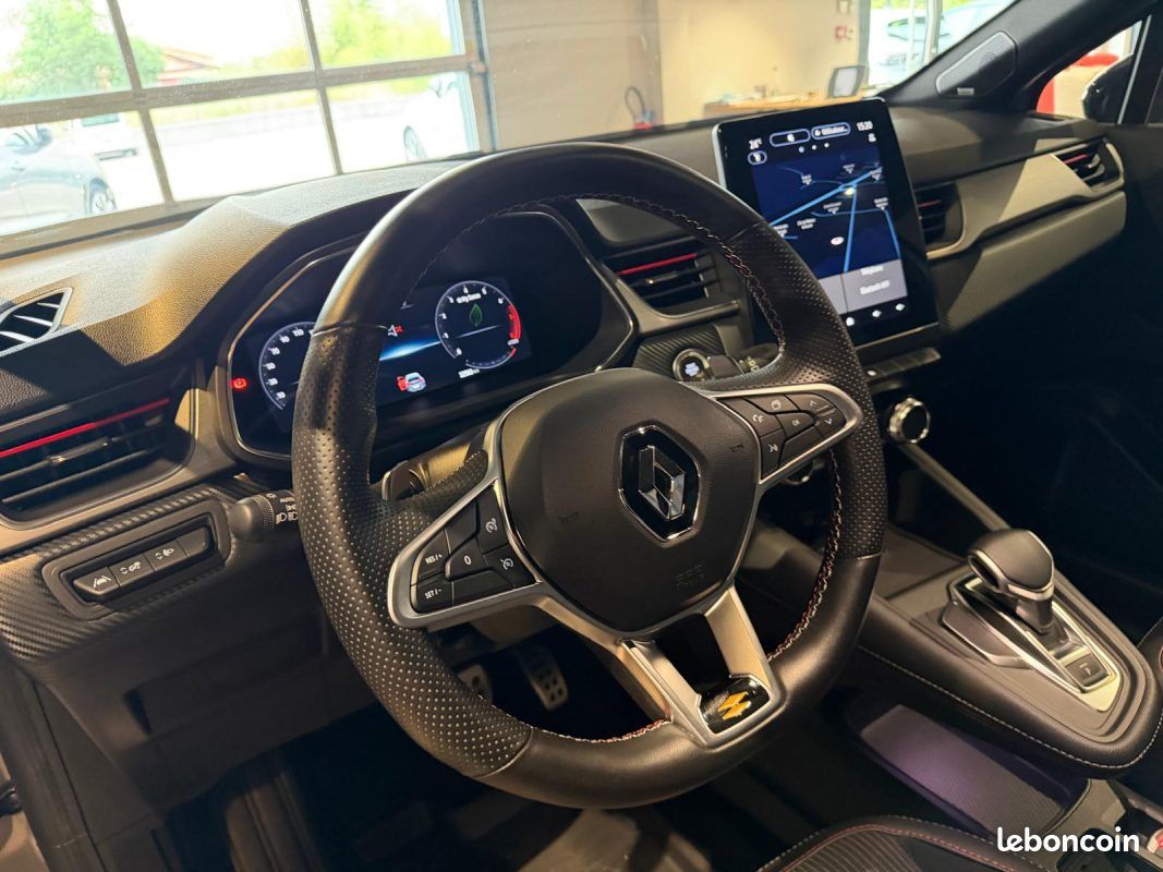 Renault captur rs line mild hybrid 160 edc / bose (image 14)