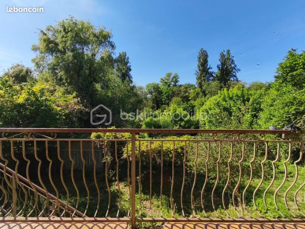 Maison 5 pièces 115 m² · à Pont-de-Chéruy · 115 m² · 355 000 €