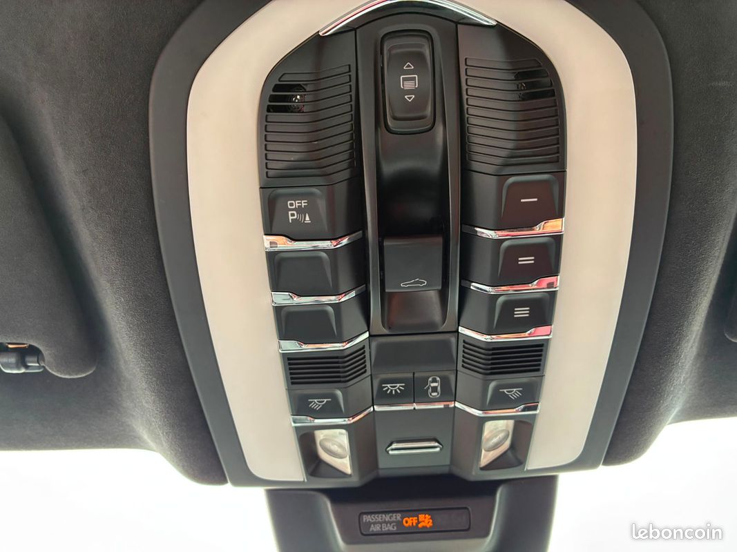 Porsche Macan Turbo PDK 3.6i V6 PACK CHRONO- GARANTIE 12 MOIS (image 35)
