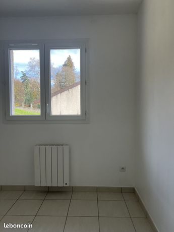 https://img.leboncoin.fr/api/v1/lbcpb1/images/c3/99/9a/c3999ae9a8bbe19d6853263f354a180432755c24.jpg?rule=ad-image