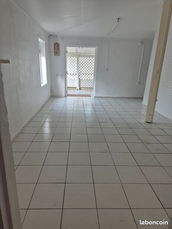 Maison 3 pièces 80 m² · à Les Abymes · 80 m² · 700 €/mois