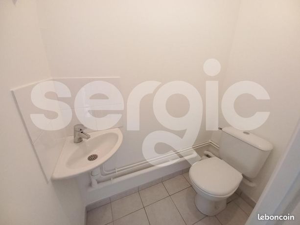 https://img.leboncoin.fr/api/v1/lbcpb1/images/c3/9b/1b/c39b1b1de17e1d18e40d8cda2360050eea72d507.jpg?rule=ad-image