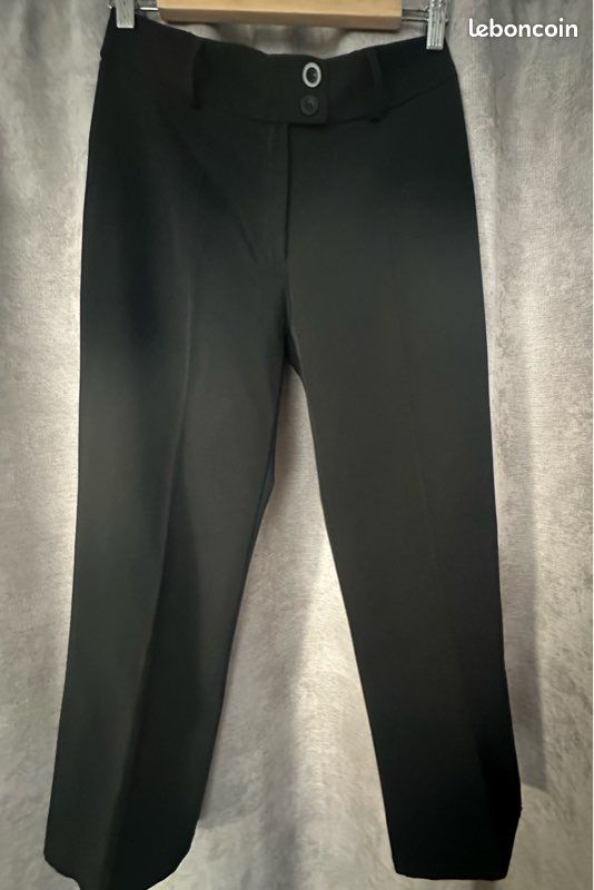Pantalon 3/4 noir T36 Vêtements