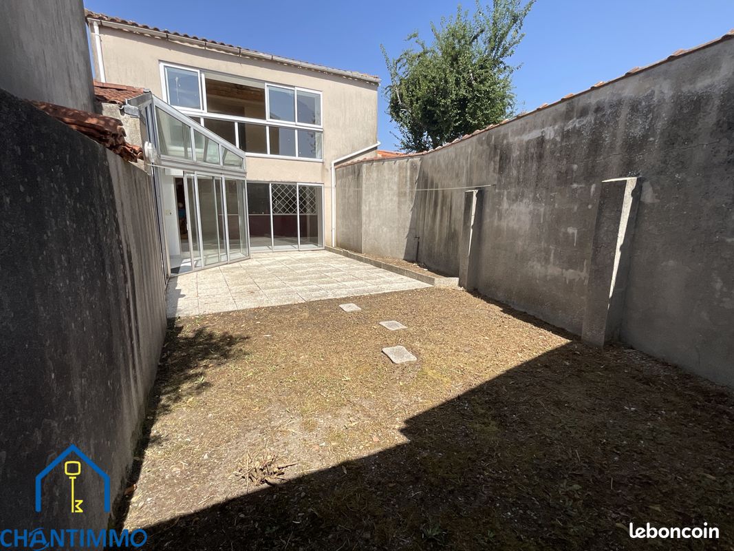 Maison 7 pièces 215 m² · à Sainte-Cécile · 215 m² · 292 000 €