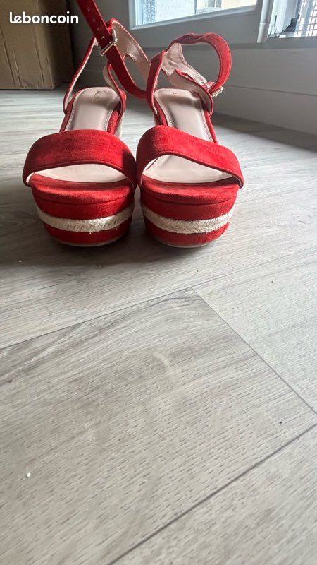 Sandales ajourées Sandra Rouge - taille 37 | Temps L
