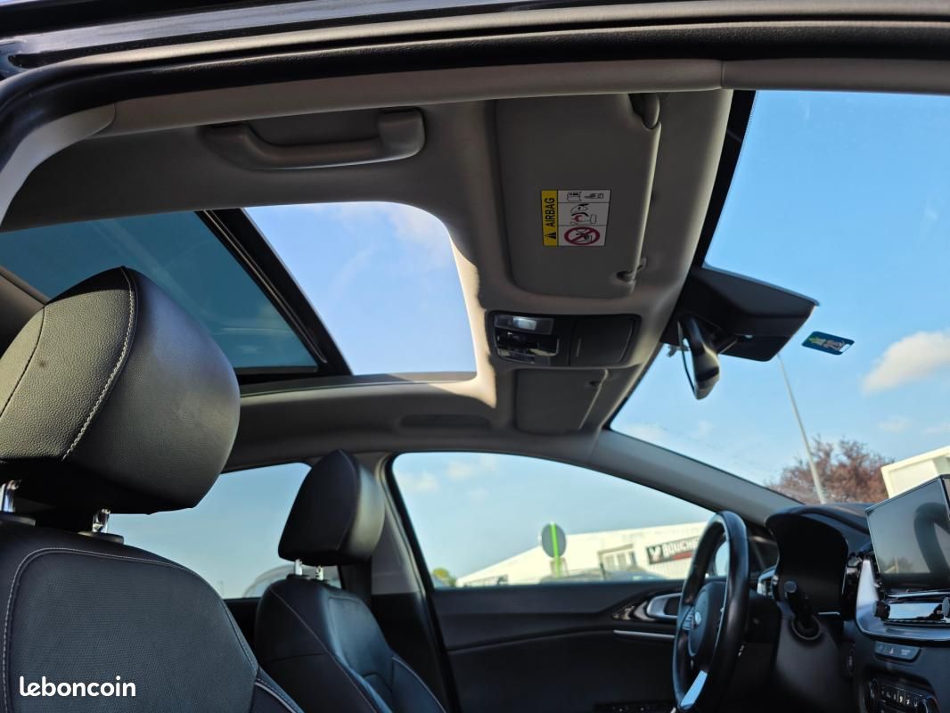 Kia Xceed MY21 1.6 CRDi 136 ch MHEV DCT7 Premium (image 25)