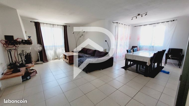 https://img.leboncoin.fr/api/v1/lbcpb1/images/c3/9e/5a/c39e5a4a6586acd82165462ec4f94b787f54c6f1.jpg?rule=ad-image