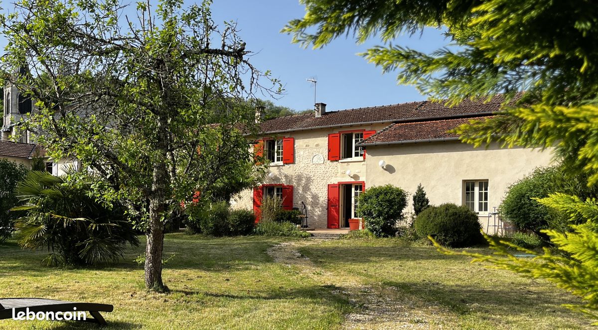Maison 6 pièces 144 m² · à Vergt · 144 m² · 220 000 €