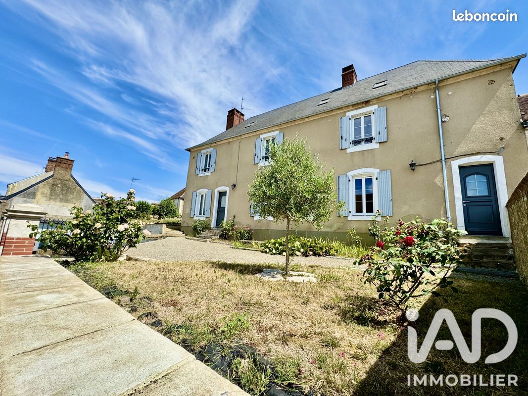 Maison 7 pièces 206 m² · à Connerré · 206 m² · 214 000 €
