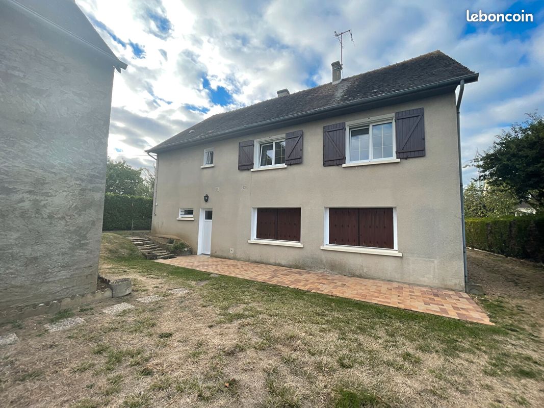 Maison 6 pièces 132 m² · à Cherré-au · 132 m² · 932 €/mois