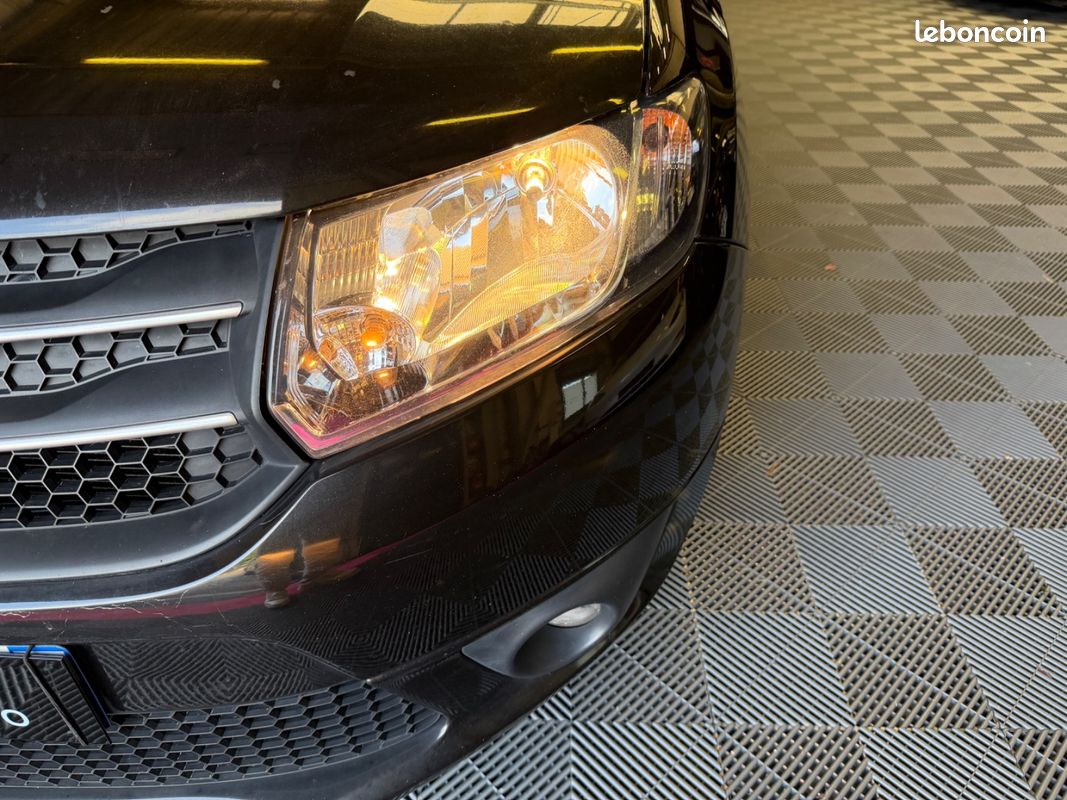 DACIA LOGAN MCV TCe 90 Ambiance / Ecran / Régulateur et limiteur de vitesse / Distribution / (image 37)
