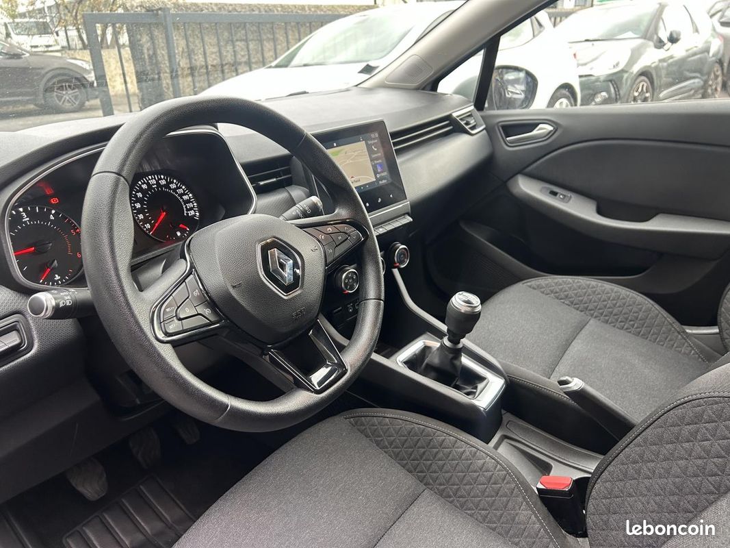 RENAULT CLIO SOCIETE 1.5 BluedCi 85 Air Nav (image 7)