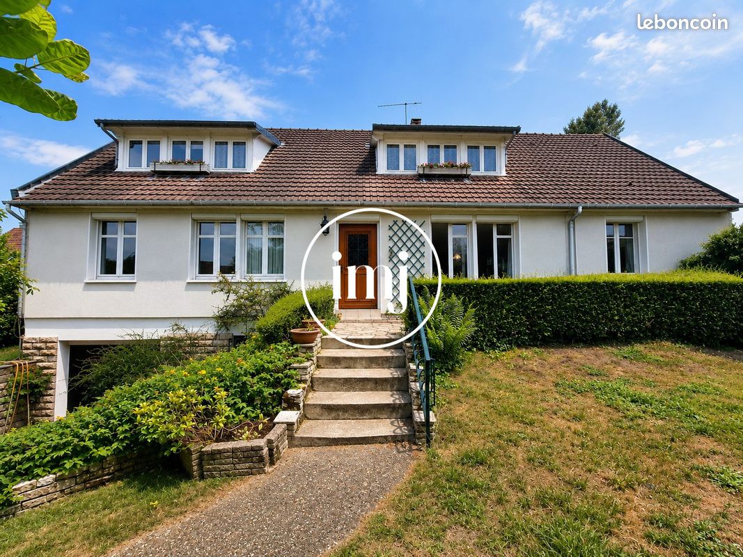 Maison 5 pièces 176 m² · à Le Mesnil-le-Roi · 176 m² · 988 000 €