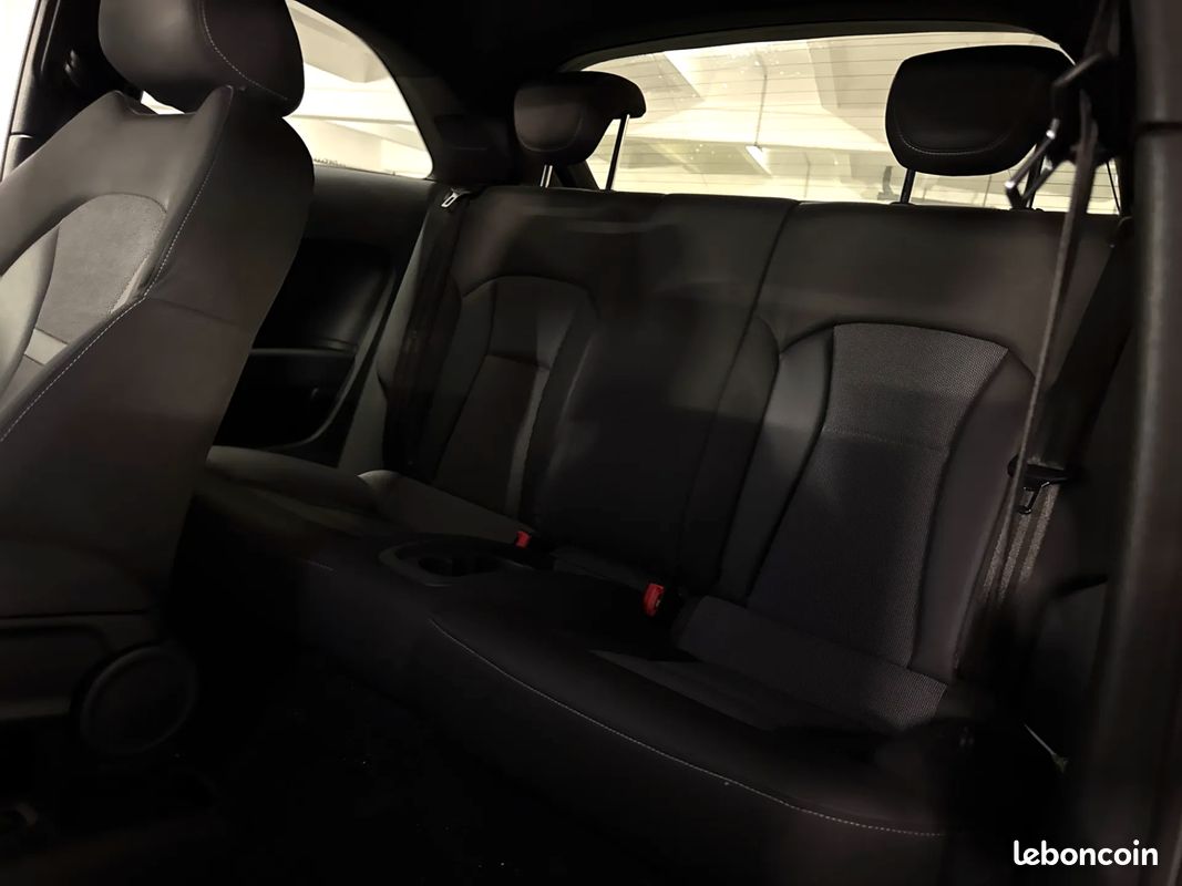 AUDI A1 1.2 86ch Ambition Luxe - 2013 - 128 000 km - CARPLAY - SUIVI COMPLET - REGULATEUR - SIEGES SPORT (image 17)