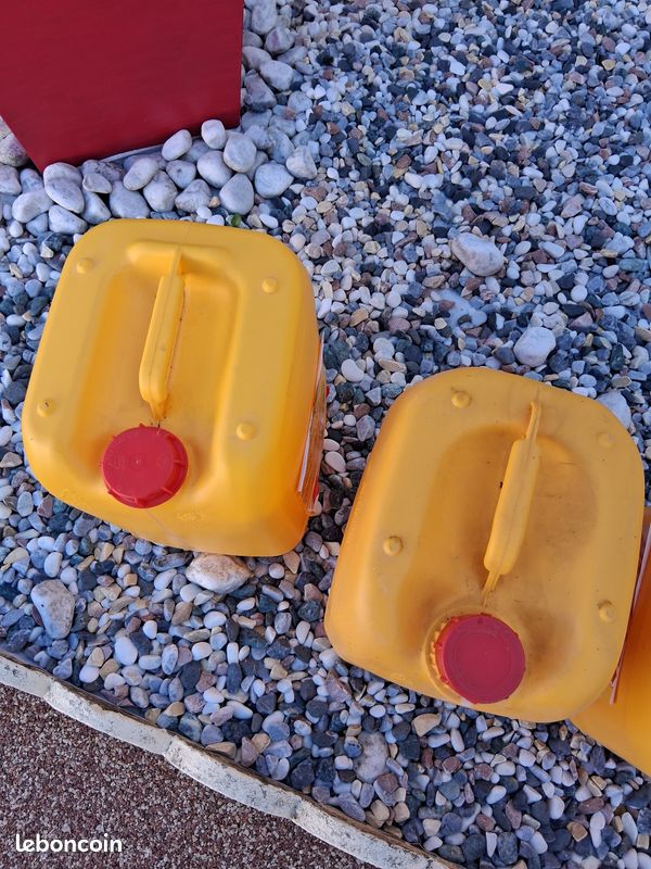 3 bidons de contenance de 20l (image 6)
