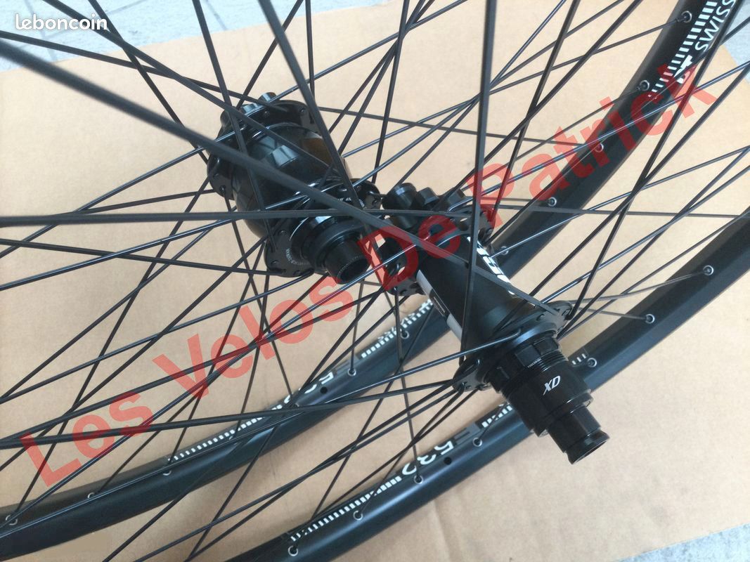 Jante 29 avant VTT Rival 23 avec moyeu SRAM MTH 716 Jante 29 avant VTT Rival 23 avec moyeu SRAM MTH 716