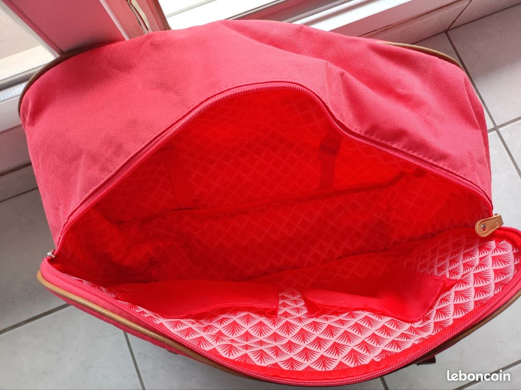 Tout neuf sac de voyage (image 2)