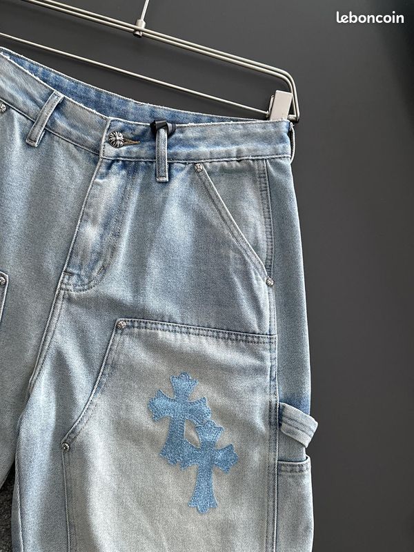 Short cargo en denim clair à motif croisé Chrome Hearts, taille L (image 8)