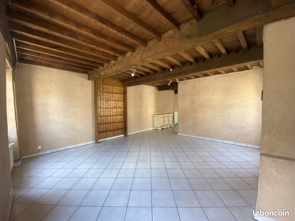 Appartement 4 pièces 124 m² · à Montbrison · 124 m² · 630 €/mois
