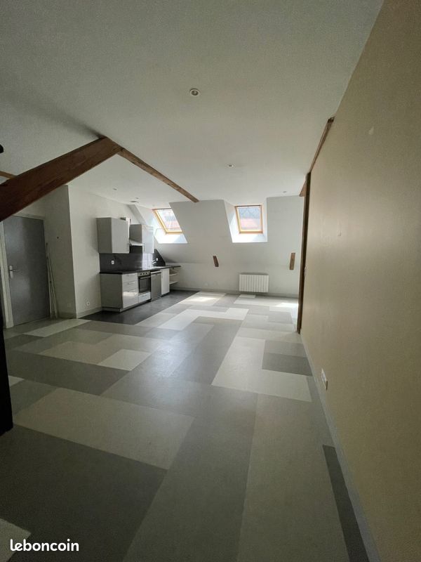 Appartement 4 pièces 127 m² · à Pont-l'Évêque · 127 m² · 860 €/mois