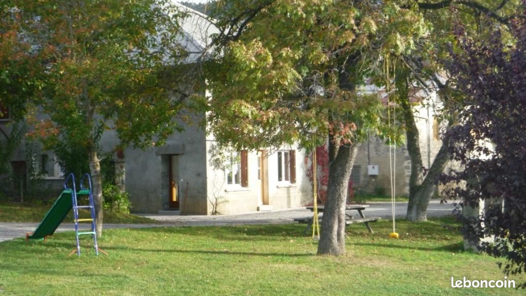 Gîte dans ancien corps de ferme (image 1)
