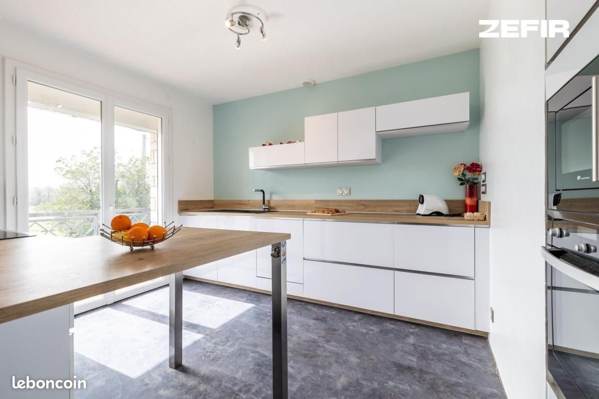 Maison 8 pièces 130 m² - Les Églisottes-et-Chalaures 33230 (image principale 5)