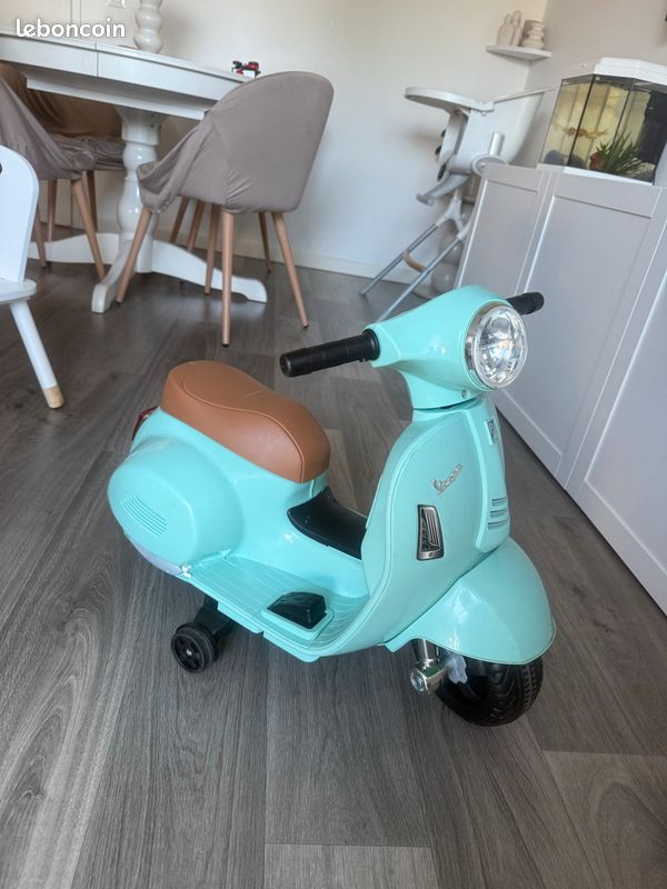 Scooter vespa enfant (image 1)