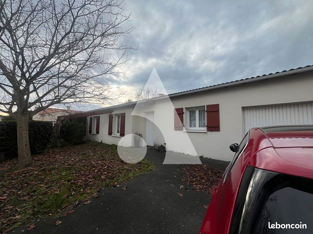 Maison 5 pièces 107 m² · à Niort · 107 m² · 990 €