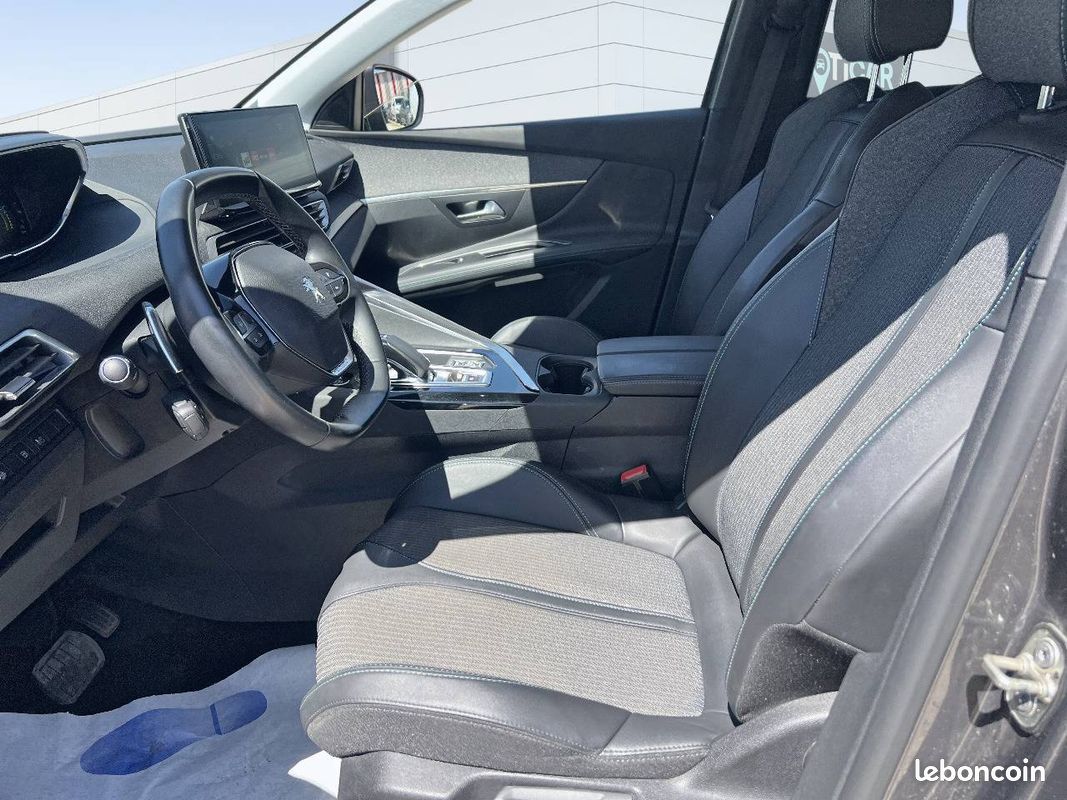 PEUGEOT 3008 Hybrid 225 e-EAT8 Allure Pack (image 9)