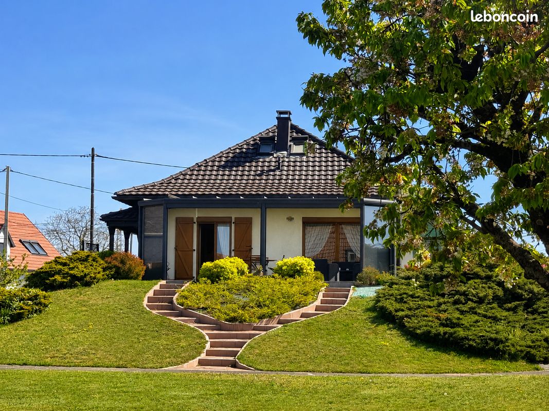 Maison 8 pièces 212 m² · à Sainte-Croix-en-Plaine · 211,5 m² · 649 900 €