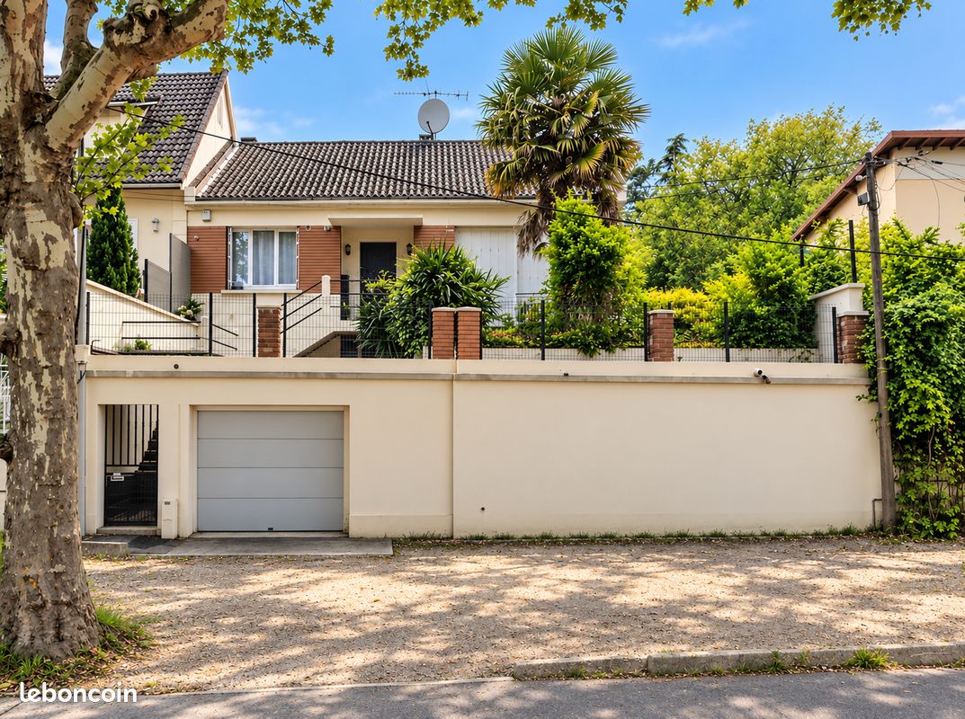 Maison 4 pièces 107 m² · à Saint-Denis · 107 m² · 395 000 €