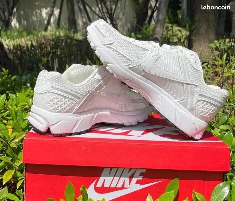 Nike Air Zoom Vomero Blanc 42 Chaussures