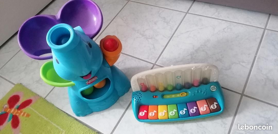 Lot jouets bébé (image 2)