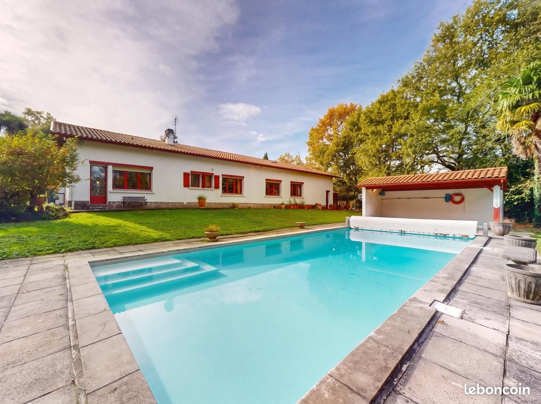 Maison 7 pièces 185 m² · à Ustaritz · 185 m² · 629 000 €