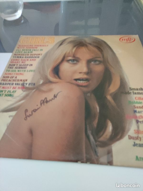 Vinyles girl (image 1)