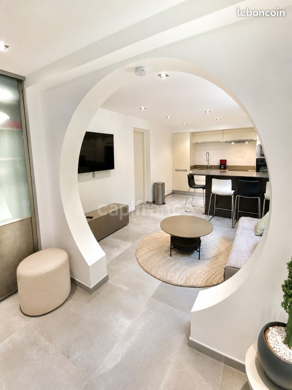 Maison 5 pièces 250 m² · à Fréjus · 250 m² · 1 130 000 €