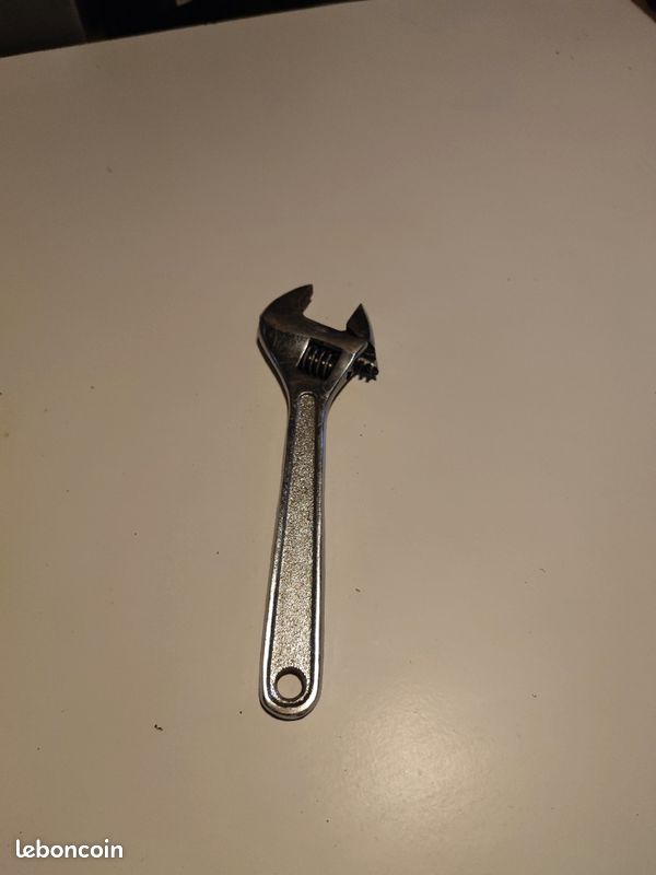 Clef a molette sans marque (image 3)