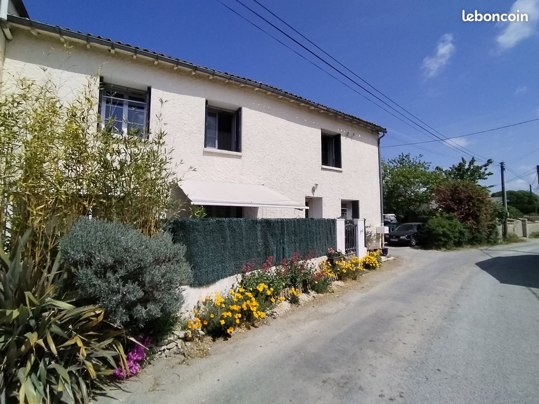 Maison 7 pièces 140 m² · à Fors · 140 m² · 140 000 €