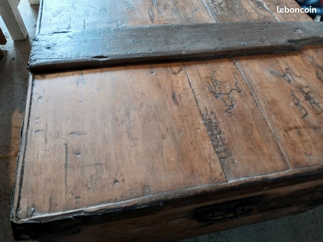 Malle ancienne sur roulettes (image 10)