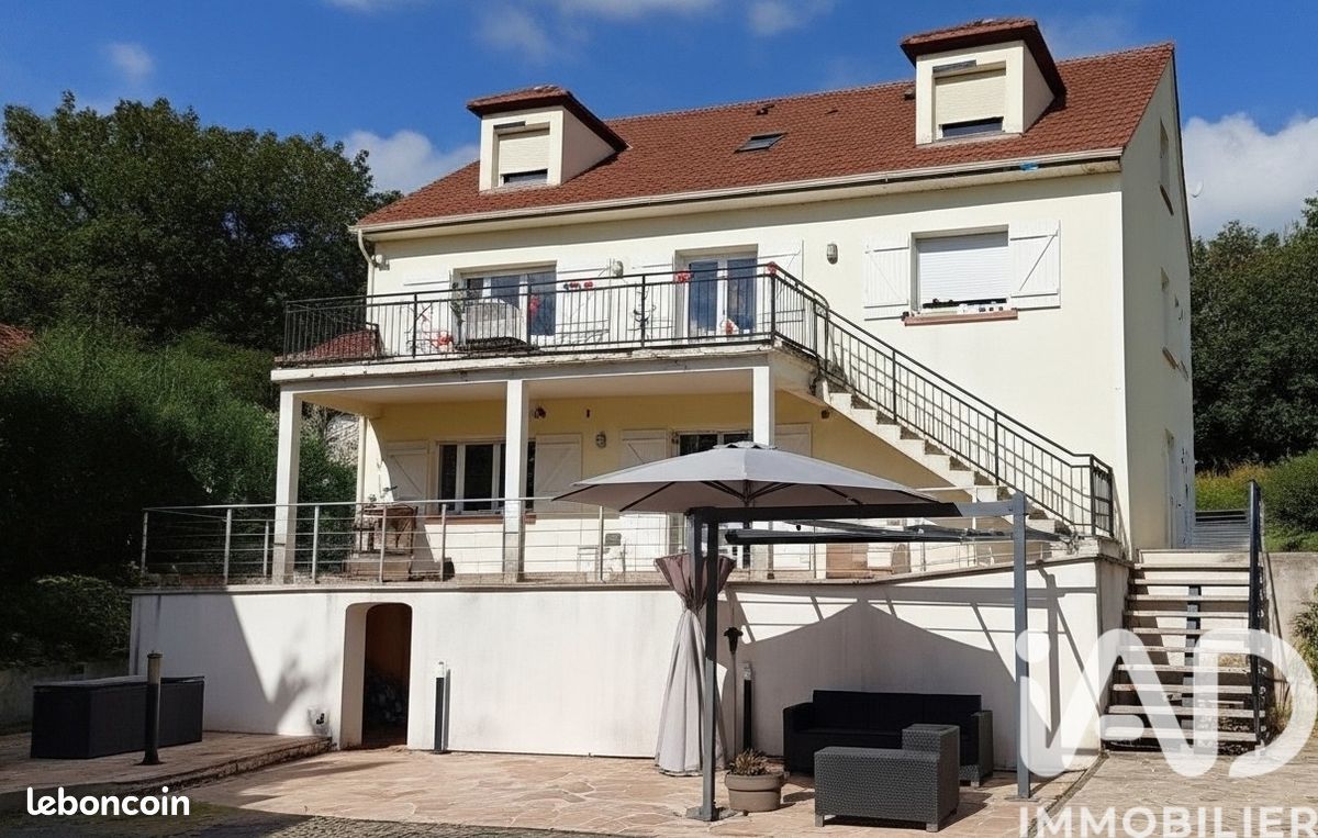 Maison 10 pièces 217 m² · à Bures-sur-Yvette · 217 m² · 584 000 €