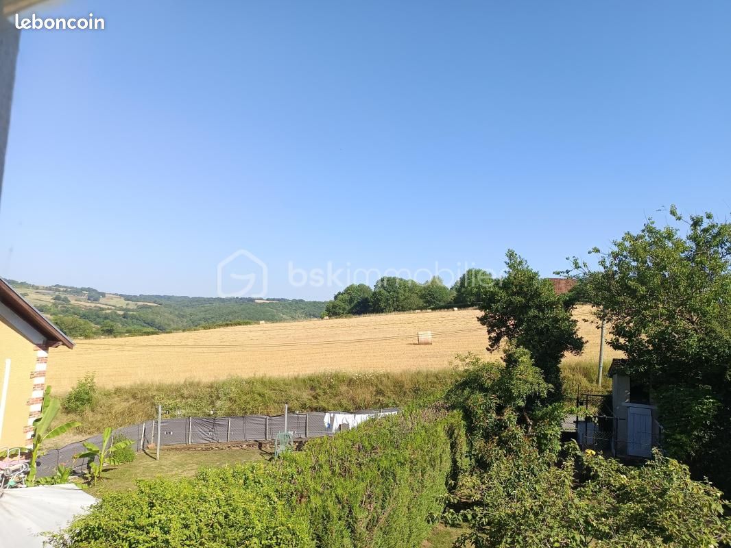 Maison 5 pièces 124 m² · à Génis · 124 m² · 156 000 €