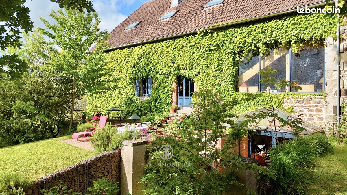 Maison 14 pièces 251 m² · à Roanne · 251 m² · 489 000 €