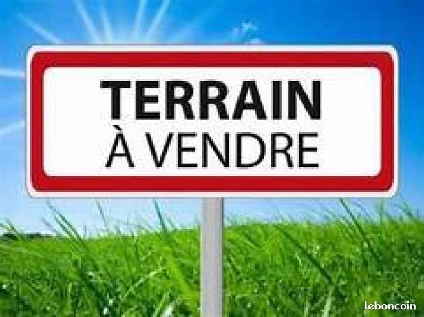Terrain 700 m² SENS