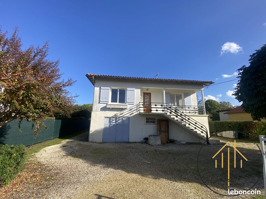 Maison 5 pièces 132 m² · à Chalais · 132 m² · 108 000 €