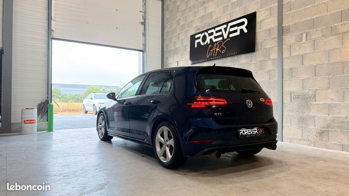 VOLKSWAGEN GOLF GTI 2.0 TSI 230 DSG6 5p - Garantie 6 mois / Siège chauffant / Bleu métallisé / Virtual Cockpit / Phares full LED (image 3)
